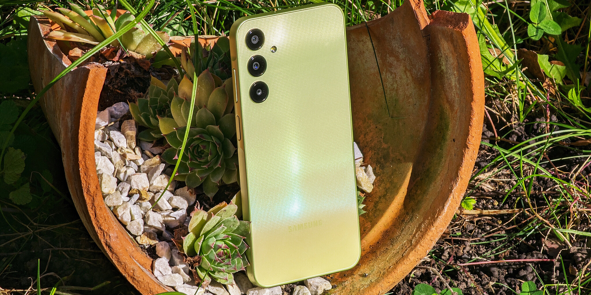 Samsung Galaxy A25 5G - az út középen járható - Mobilarena Okostelefon ...