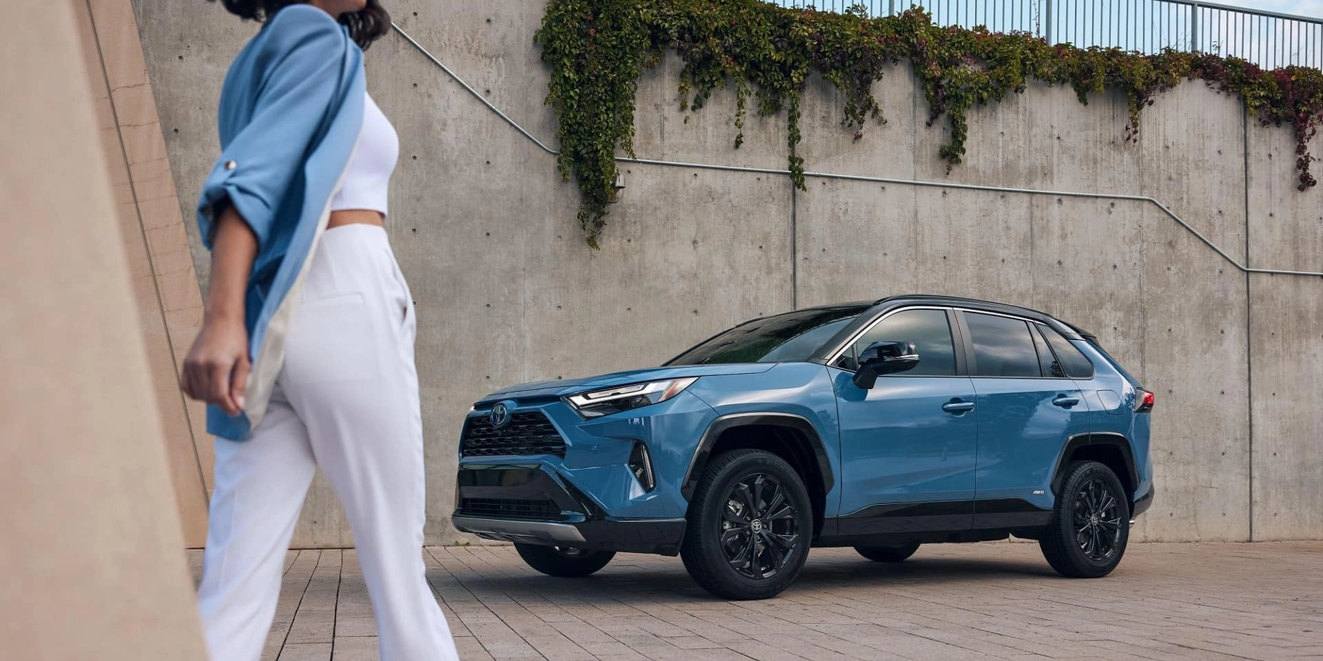 AI-alapú önvezetésbe fektet a Toyota