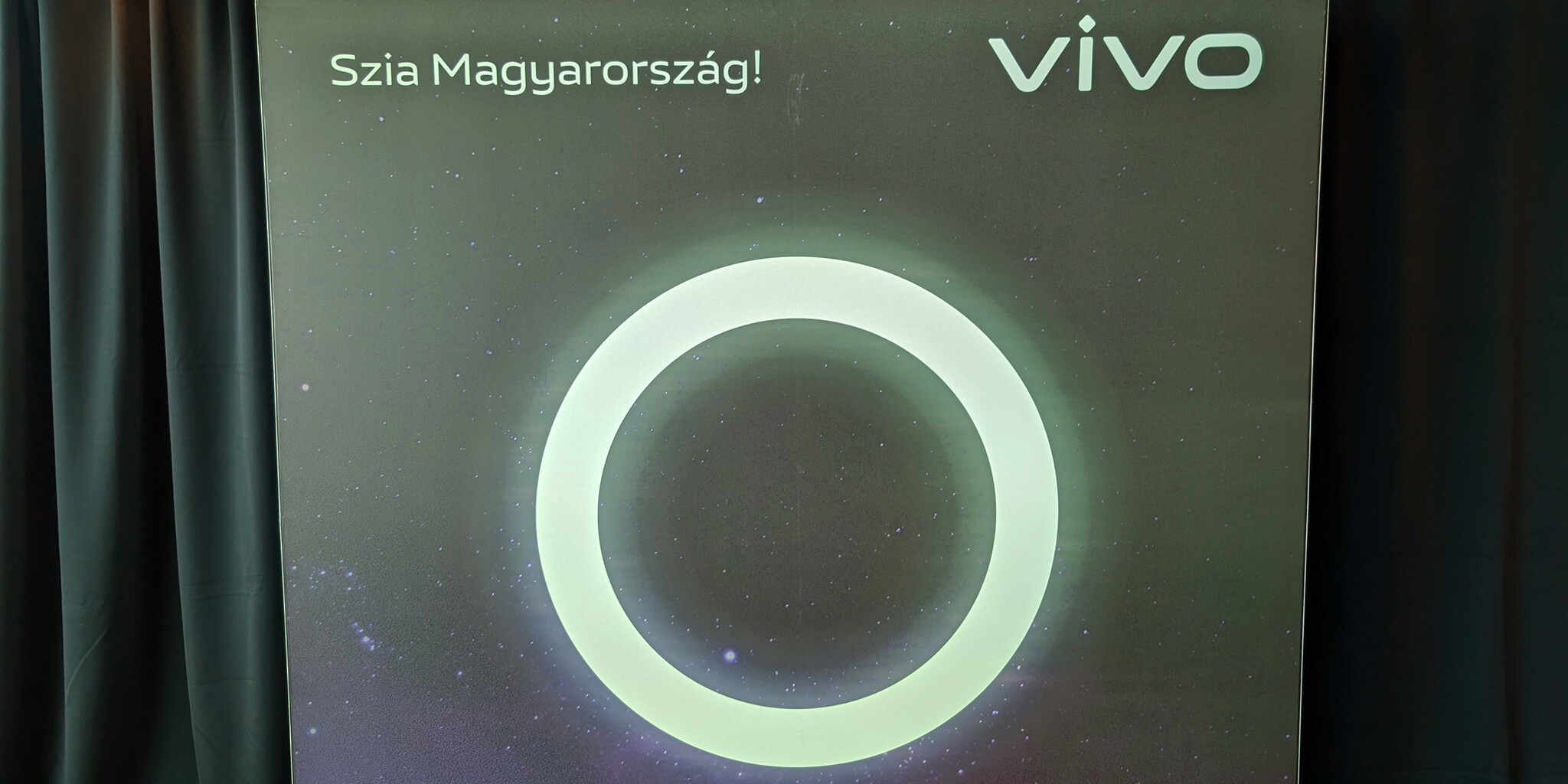 Megjelentek a Vivo telefonjai Magyarországon, ezek az induló árak
