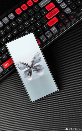 Két hivatalos kép a Red Magic 10 Pro kijelzőjéről