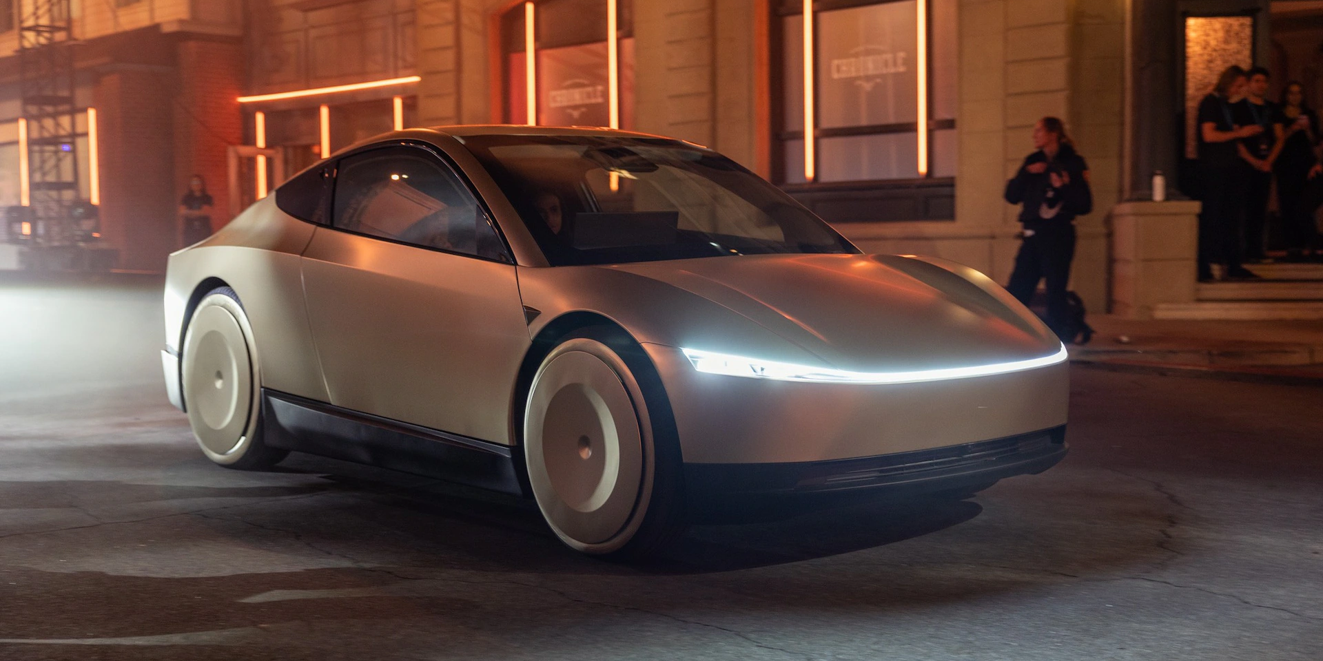 Távvezérléssel biztosítják be a Tesla robottaxit