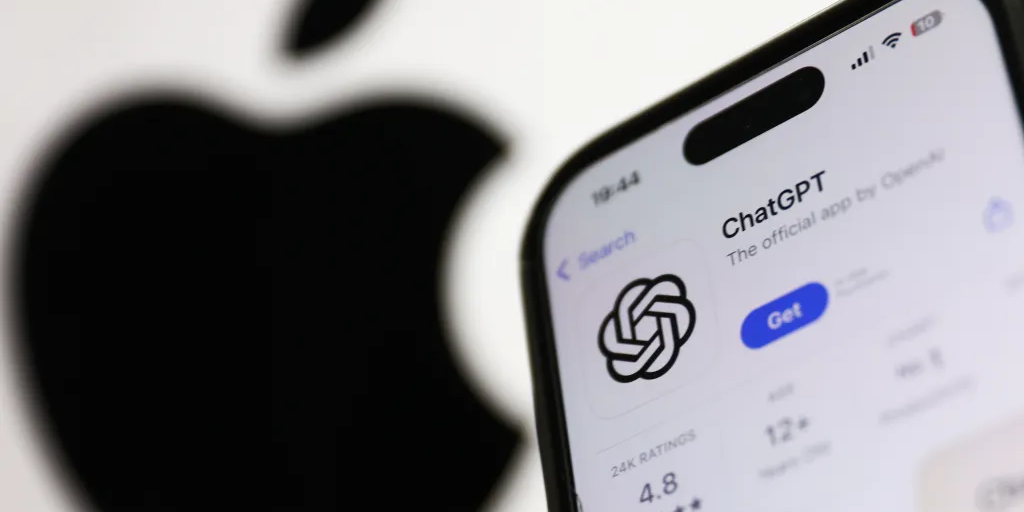 III. Károly az Apple-höz, a ChatGPT az iPhone-okra érkezik