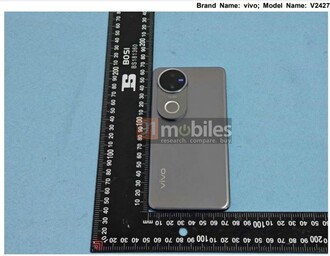 Az első fotók a Vivo V50-ről