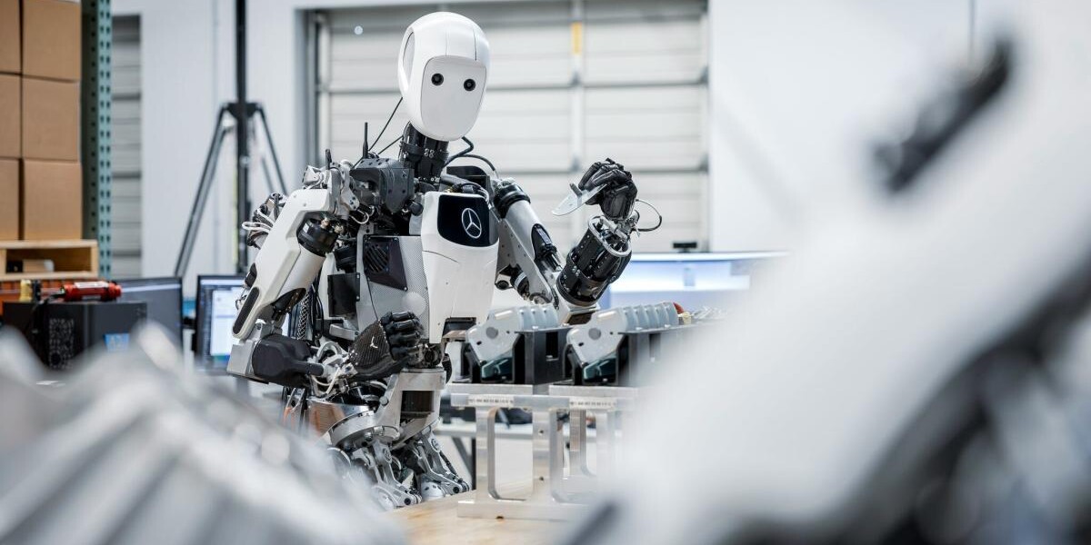 Újabb AI-alapú, humanoid robot fejlesztésébe húznak bele