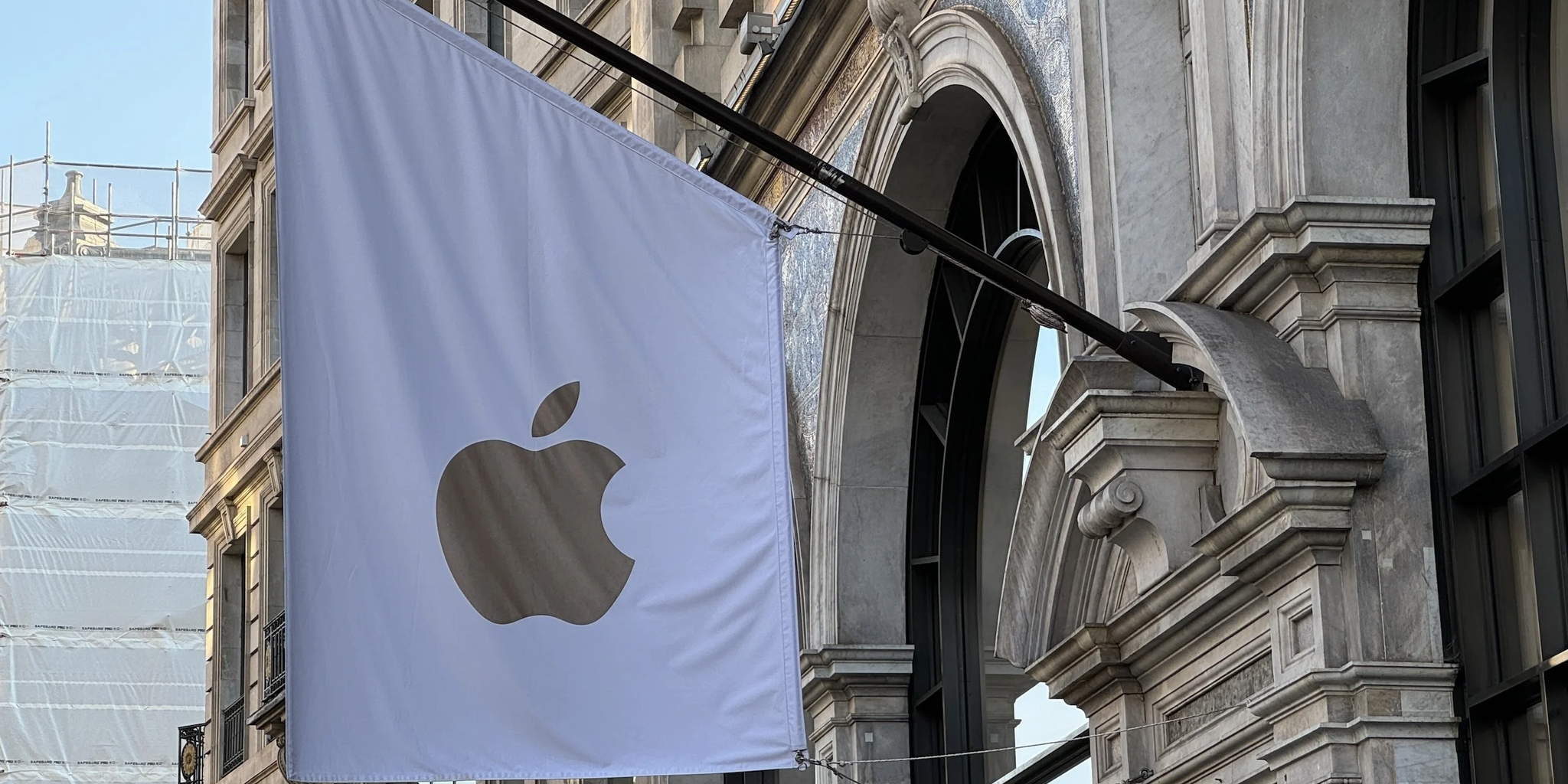 Adatokat kért a brit kormány, visszavesz a kiberbiztonságból az Apple