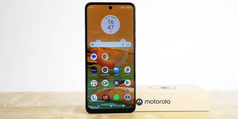 Android 15-re váltott egy lemeríthetetlen Moto