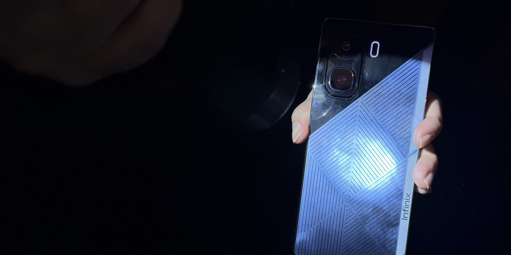 MWC 2025: Fényevővé válhatnak az Infinix telefonok