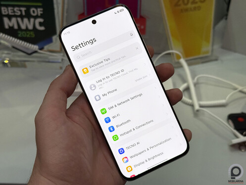 Tecno Spark Slim a kezünkben