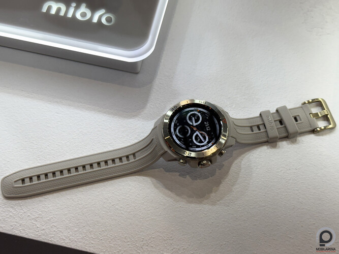 Mibro Watch GS Explorer világos színben
