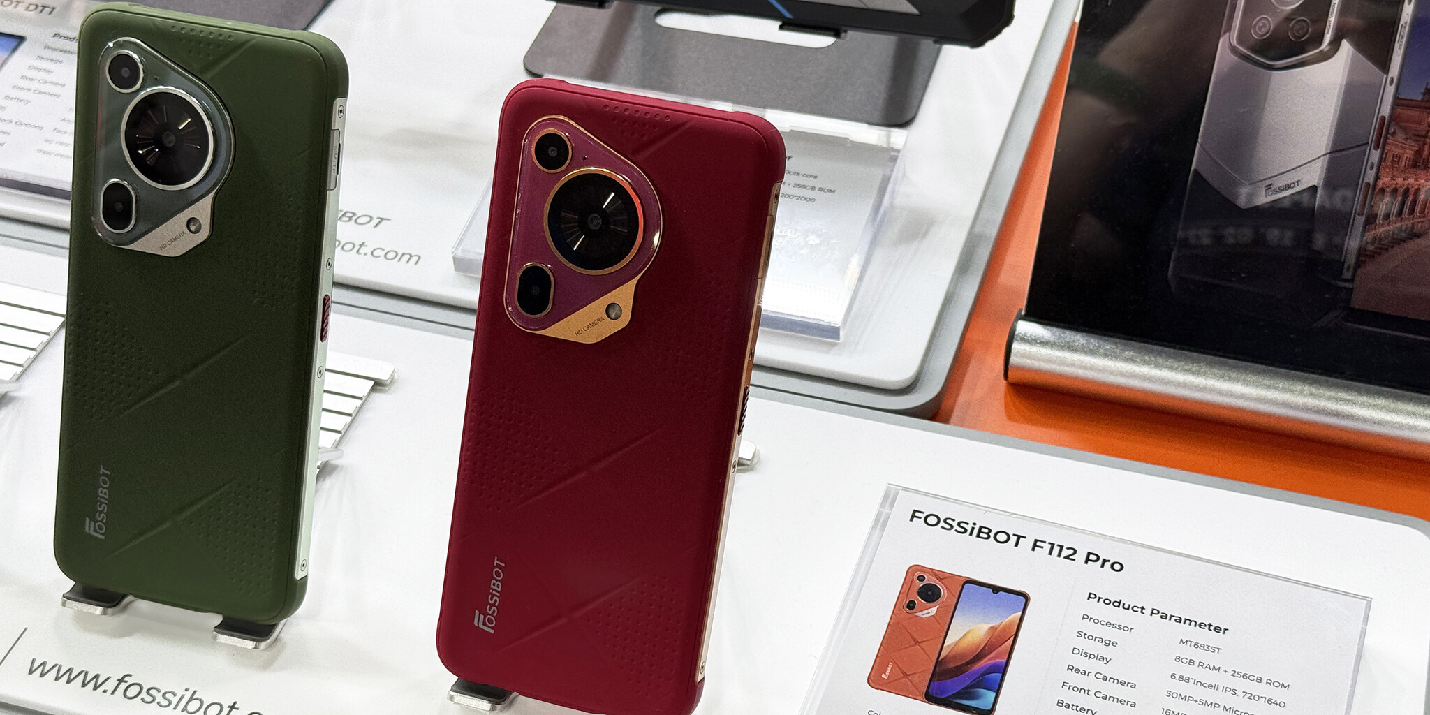MWC 2025: Az egyik színesben lát éjjel, a másik meg egy fura Pura