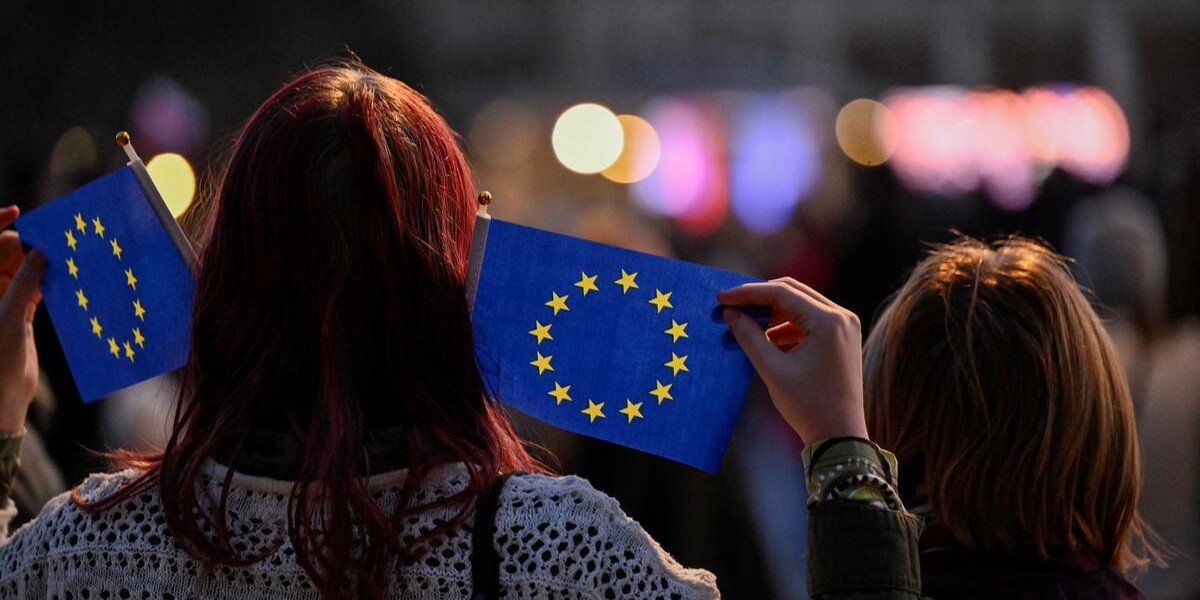 Csak aprópénzre büntetné az Apple-t és a Metát az EU