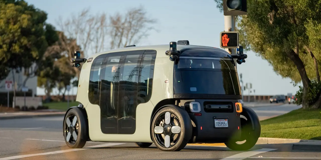Váratlan fékprobléma miatt hívták vissza az Amazon robottaxikat