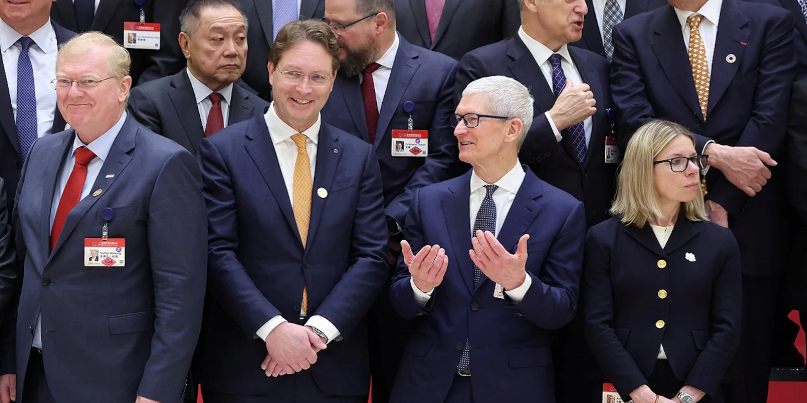 Tim Cook Kínába utazott, és bejelentést tett