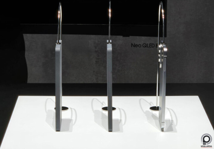 Jobb oldalt ott vékonylik a Galaxy S25 Edge