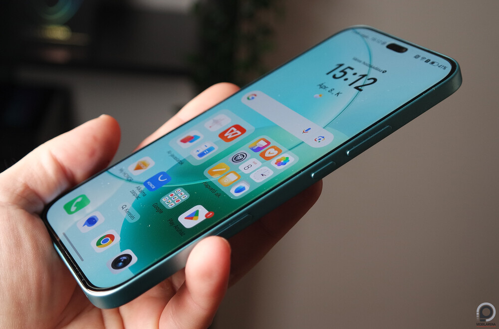 Honor 400 Lite kézben tartva