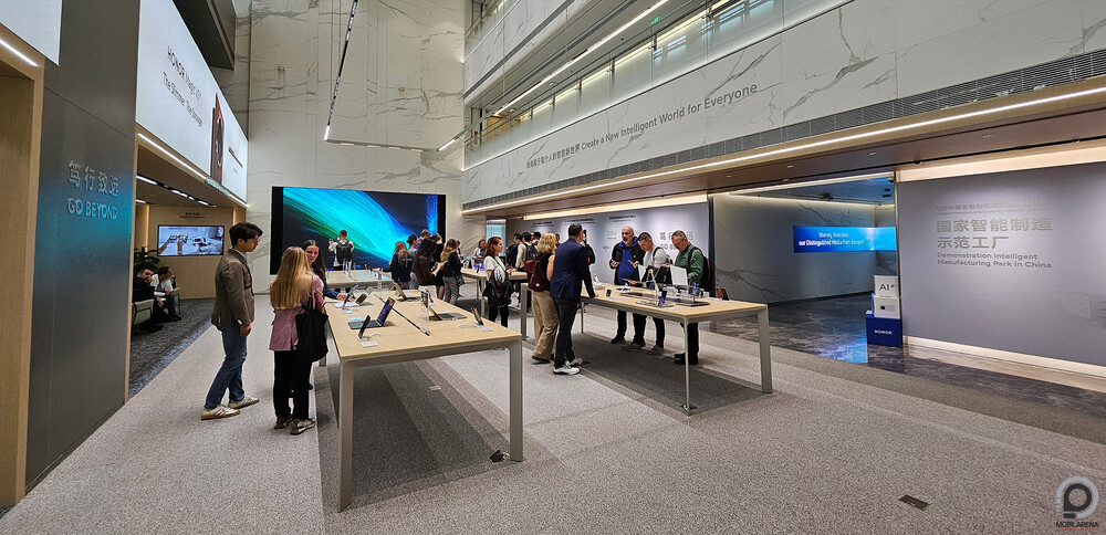Honor HQ showroom, Sencsen