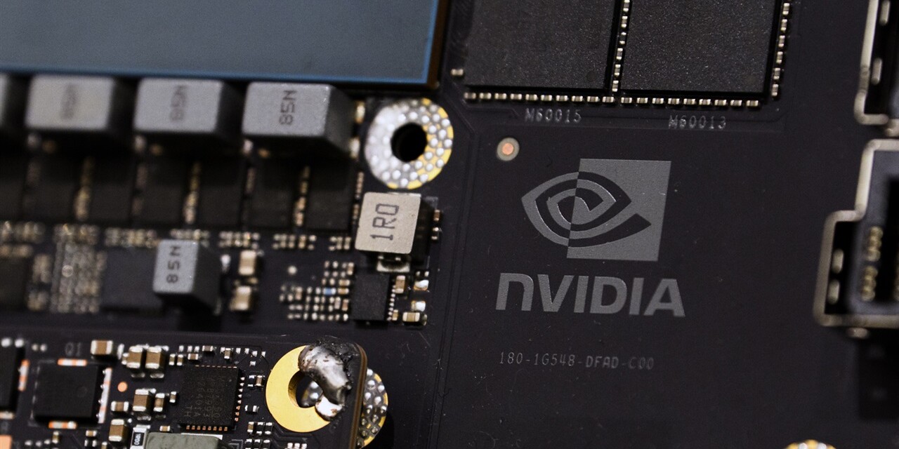 500 milliárd dollárnyi AI-szervert gyárt le az USA-ban az NVIDIA