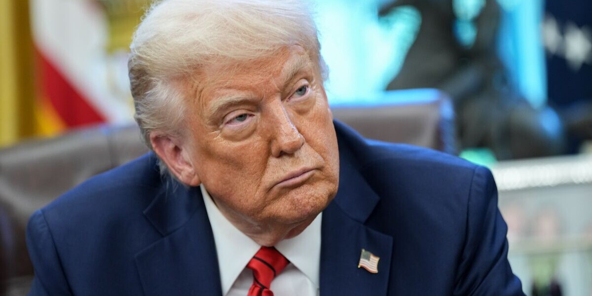 Vacsora az elnökkel: kilőtt Trump mémcoinja