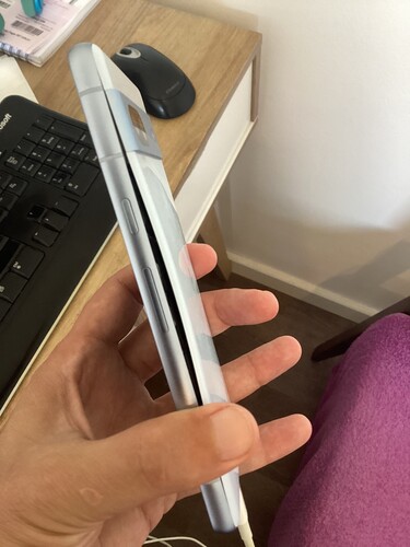 Egy Pixel 7a feldagadt akkumulátora