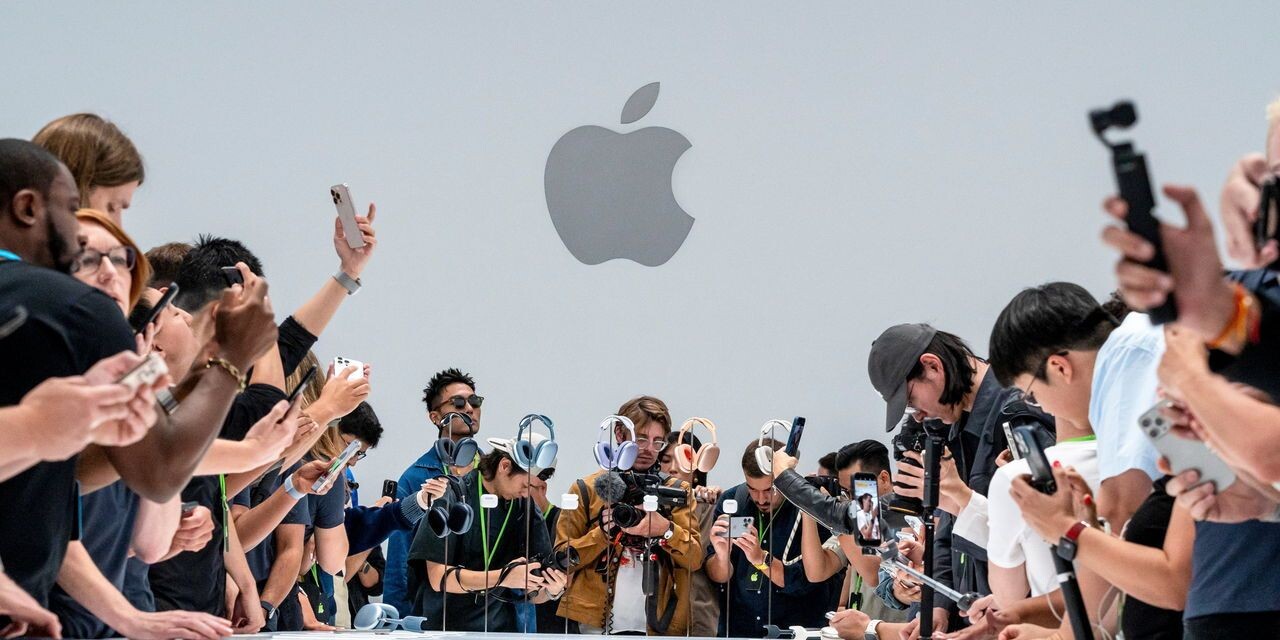Évi két bemutatóra állhat át az Apple