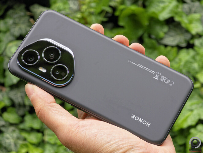 Honor 400 Pro fekete színben