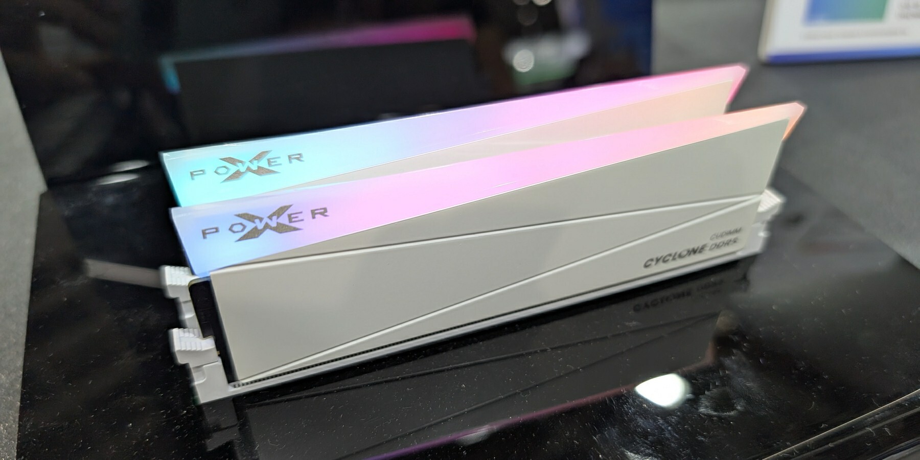 Computex 2025: gyors memóriák és SSD-k tömkelege a Silicon Power standján