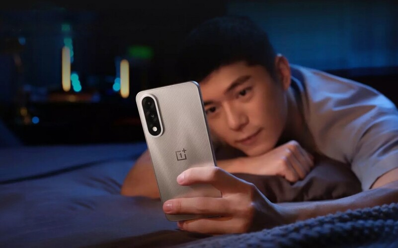 Ace 5 Ultra texturált hátlappal