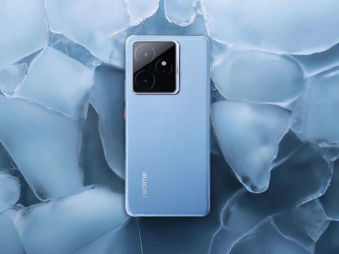 A Realme GT 7 kék színben