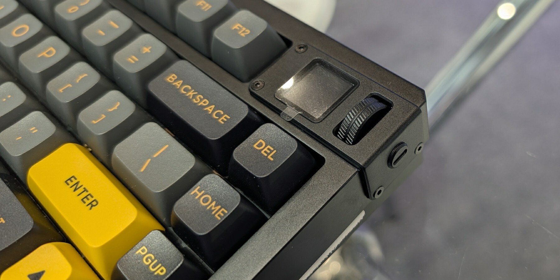 Computex 2025: az Akko klaviatúráira nem mondható, hogy unalmasak