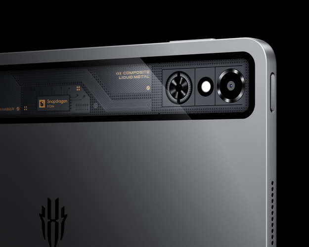 Adott a bekapcsoló gombba épített ujjlenyomat-leolvasó és természetesen nem maradtak ki a sztereó hangszórók sem a táblagépből