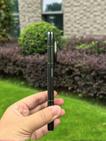 Részletes fotóanyag a Vivo X Fold 5 zöld színű változatáról