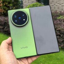 Részletes fotóanyag a Vivo X Fold 5 zöld színű változatáról