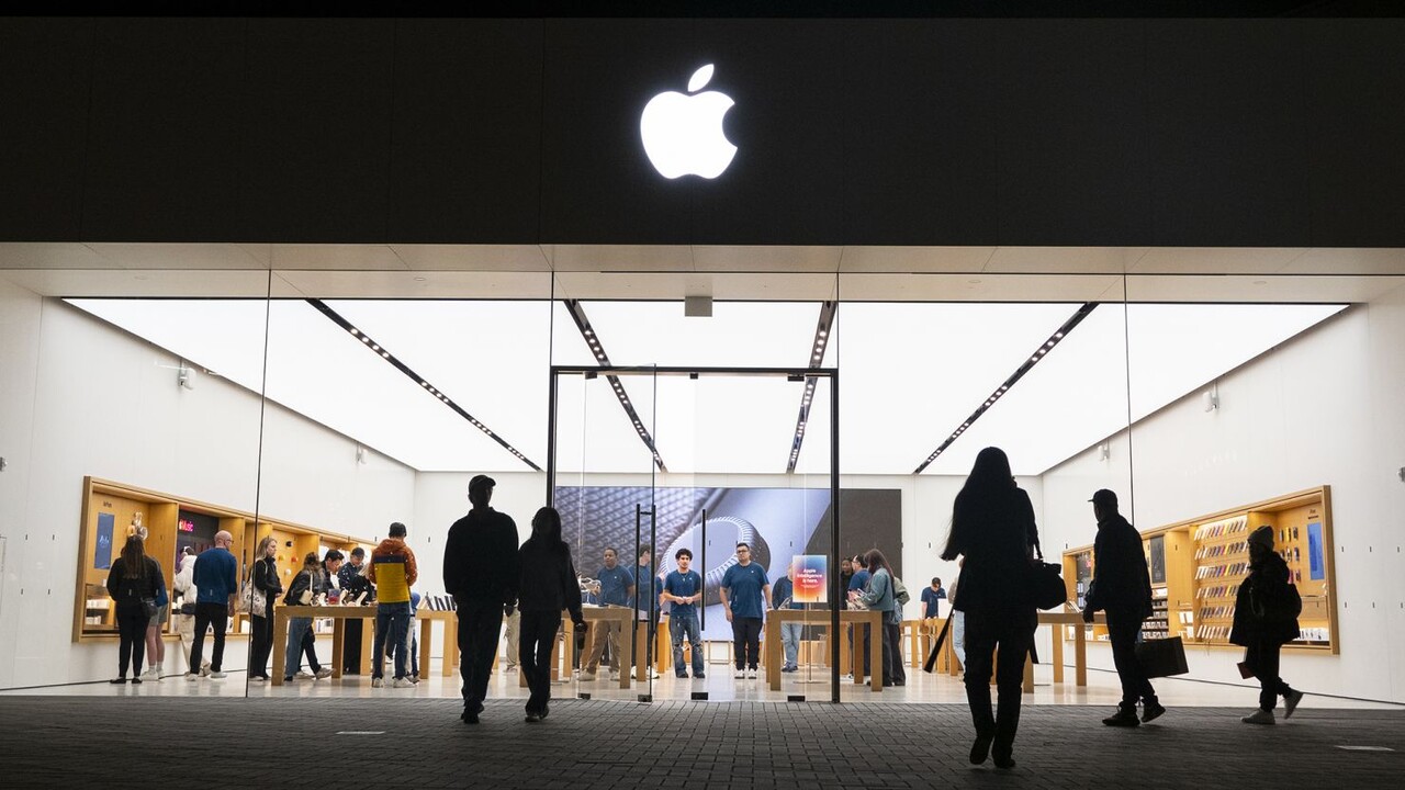 Több évig húzódó per várhat az Apple-re az iPhone-ok uralma miatt