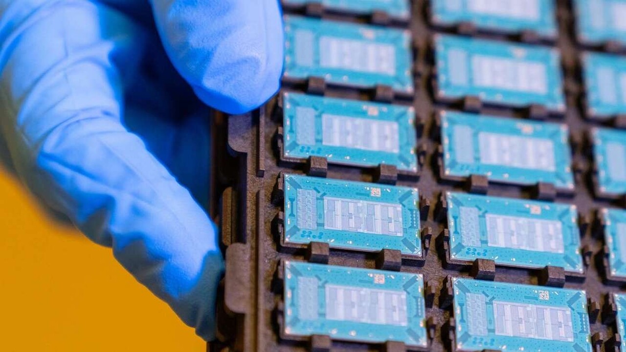 Kifarolhat az üvegszubsztrátumok piacáról az Intel