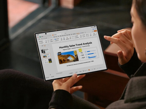 Mate XTs kinyitott állapotban