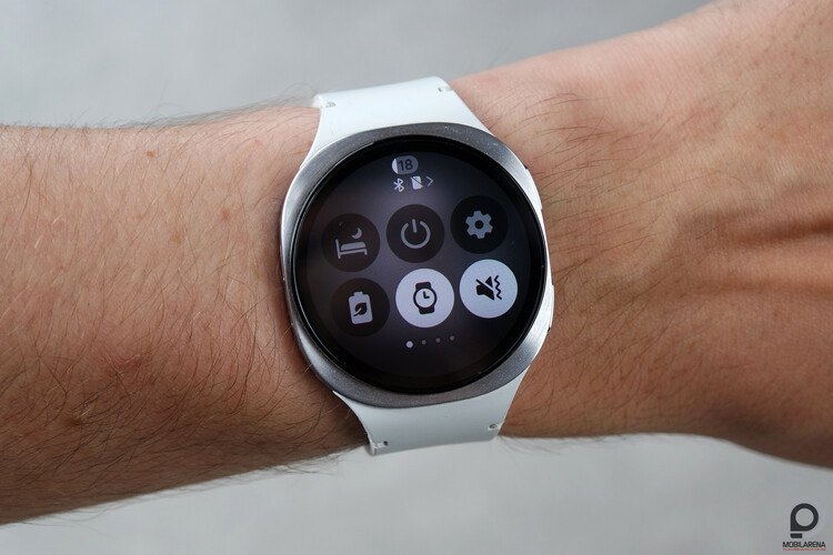 Vezérlőközpont a Galaxy Watch8-on