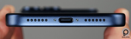 Alulról és felülről