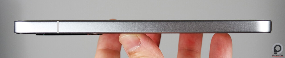 A telefon bal oldala üres