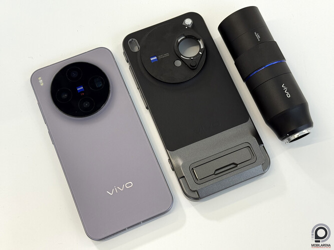 Az X300 a teleobjektíves kiegészítőjével