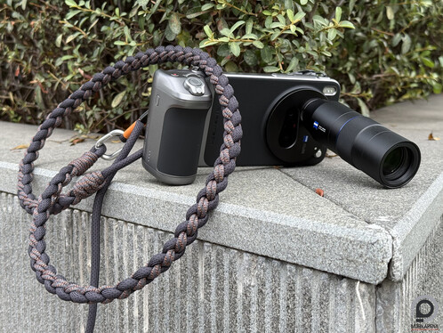 Az X300 Pro a fotós kiegészítőivel