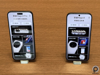 Balra a Magic8 Pro, jobbra a Magic8