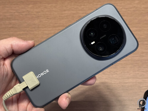 Honor Magic8 Pro fekete színben