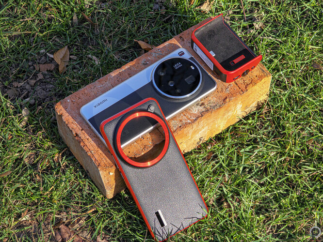 Xiaomi 15 Ultra a fotós markolattal