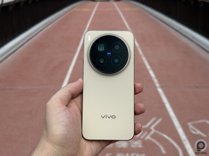 Vivo X300 Pro a kezemben még a kínai bemutatón