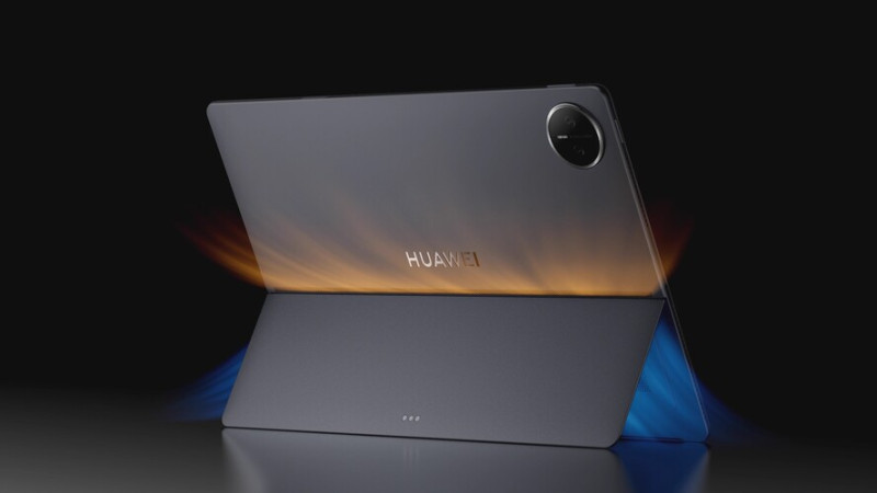 A MatePad Edge hátoldalán ott egy 175 fokban mozgatható támaszték