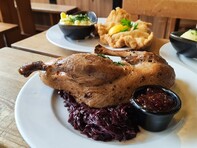 Az első kép a nyers, amit a telefon kiköpött magából, a többi pedig a Playgroundról letöltött profilokkal készült