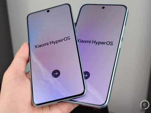 Bal oldalon a 4G-s Redmi Note 15, jobbra pedig az 5G verzió a képeken