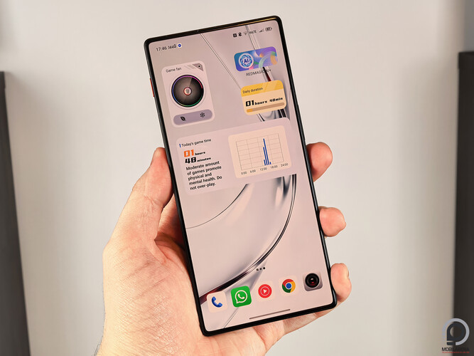 Kezemben a Red Magic 11 Air