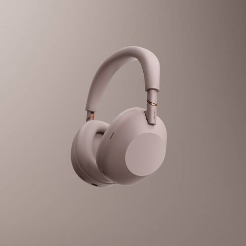 A WH-1000XM6 új Sandy Pink árnyalatban