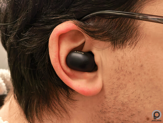 WF-1000XM6 a jobb fülemben